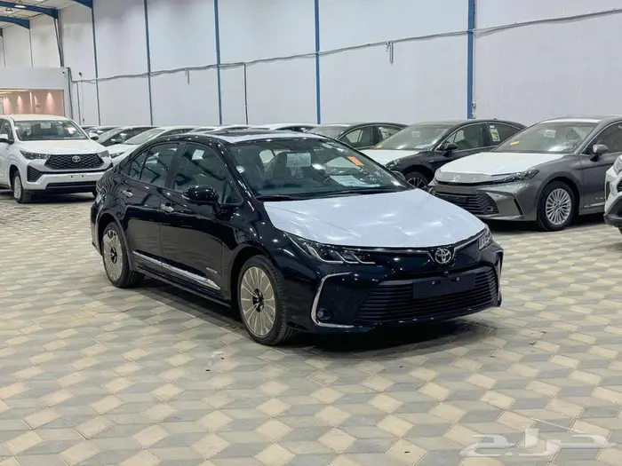 تويوتا كورولا 2.0 جنوط فتحة اسود بنزين 2025 اقل سعر كاش 1