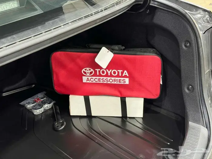 تويوتا كورولا 2.0 جنوط فتحة اسود بنزين 2025 اقل سعر كاش 36