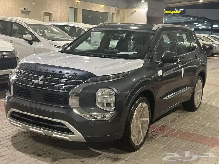 عرض خاص متسوبيشي اوتلاندر فل 2025 بريميوم 3