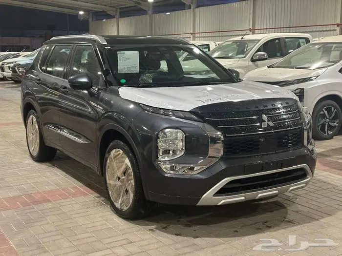 عرض خاص متسوبيشي اوتلاندر فل 2025 بريميوم 4