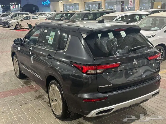 عرض خاص متسوبيشي اوتلاندر فل 2025 بريميوم 5