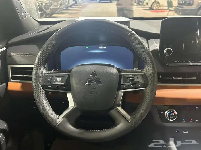 عرض خاص متسوبيشي اوتلاندر فل 2025 بريميوم 12