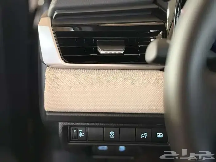 تويوتا كامرى LE بنزين موديل 2025 9