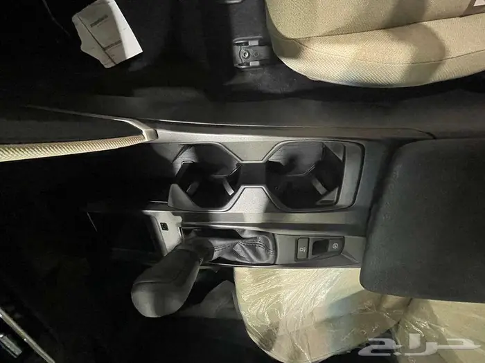 تويوتا كامري E استاندر جنوط بنزين 2025 سعودي ابيض 11