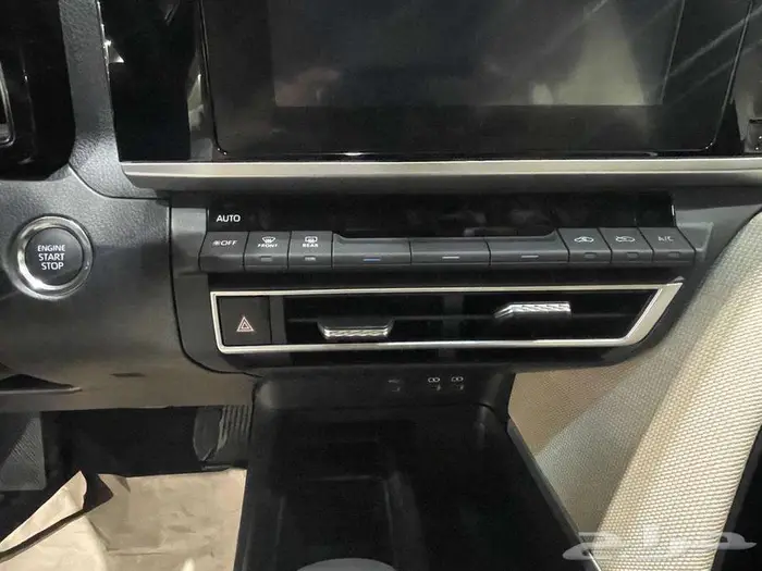 تويوتا كامري E استاندر جنوط بنزين 2025 سعودي ابيض 10