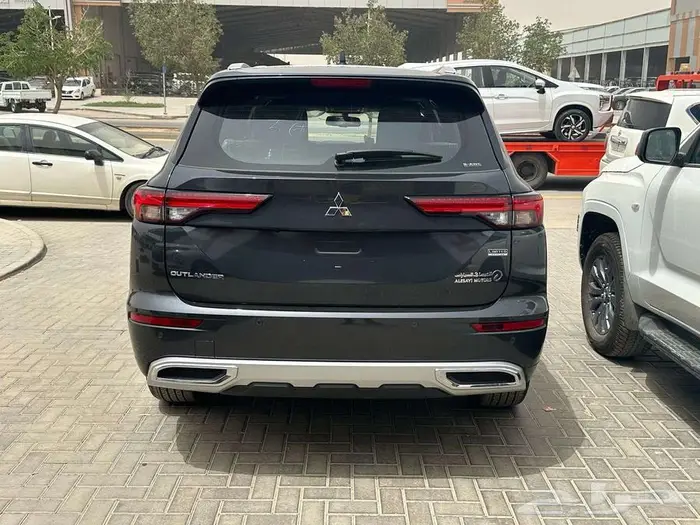 ميتسوبيشي اوتلاندر 2025 فل كامل 1