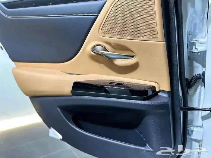 لكزس ES 250 AA موديل 2025 16