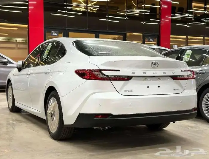 تويوتا كامري E PLUS هايبرد موديل 2025 4