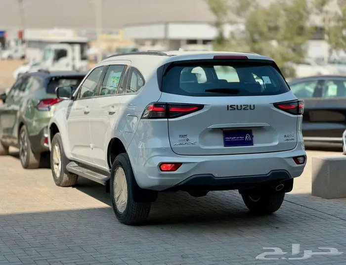 ايسوزو ام يو اكس2024 نص فل( دبل ) بالنقد والتقسيط 6
