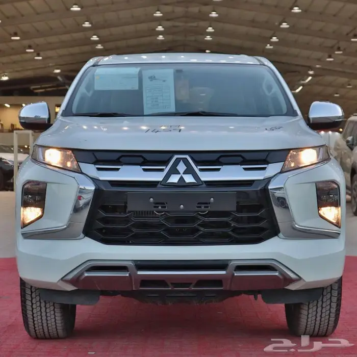 ميتسوبيشي مونتيرو سبورت ستاندر دبل و نص فل 2025 بنزين 4