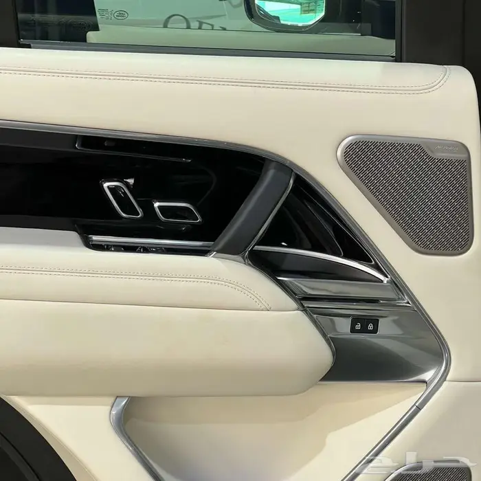 لاندروفر رينج اوتوبيقرافي 8 سلندر 2024 ممشى 20 الف كيلو 9