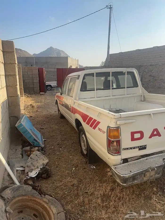 نيسان موديل 1984 للبيع 9