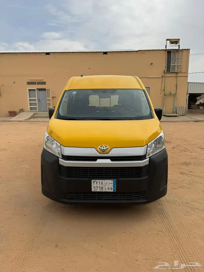 باص فان موديل 2020 اصفر تويوتا 1