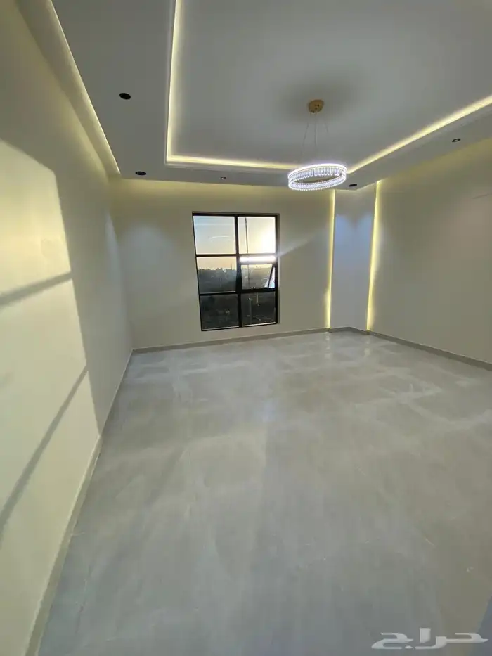 للبيع شقه روف دور ثاني مع ملحق شرق الخميس بالقرب من الخدمات 0