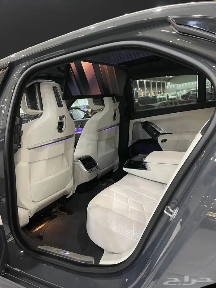 بى ام دبليو 735i فل اوبشن 2024 6