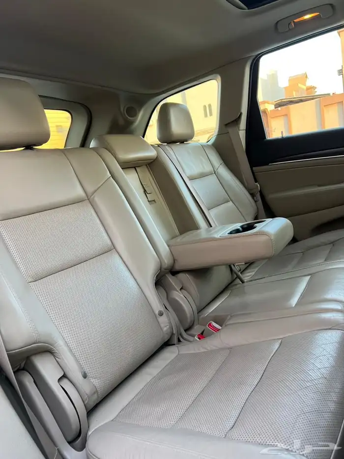 جراند شيروكي ليمتد 2015 (( بحالة ممتازة )) 26