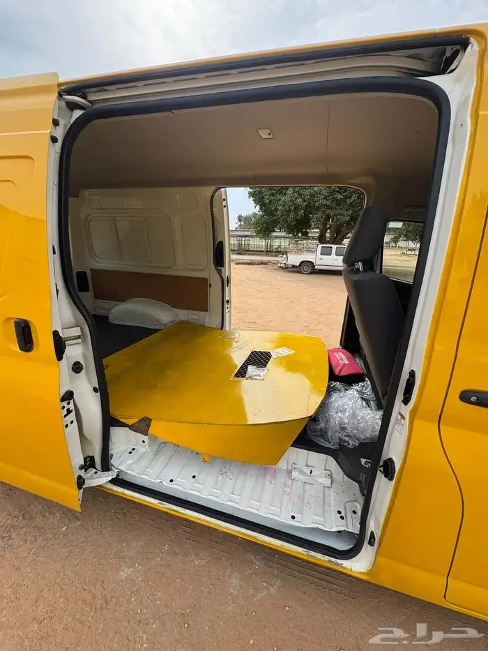 باص فان موديل 2020 اصفر تويوتا 11