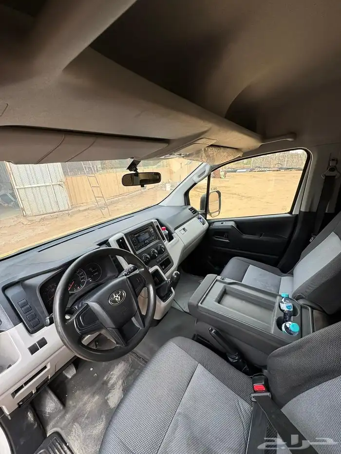 باص فان موديل 2020 اصفر تويوتا 6