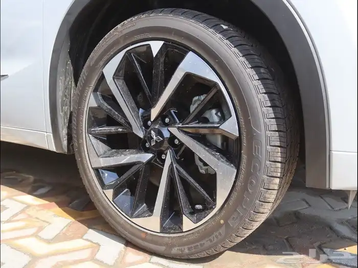 متسوبيشي أوتلاندر 2025 2