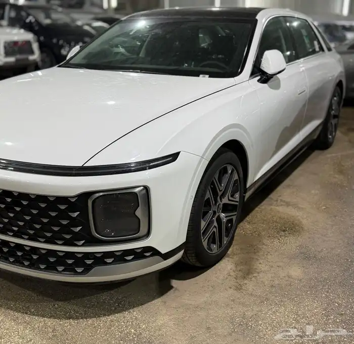 هيونداي ازيرا 3500 cc بريميوم 2025 1