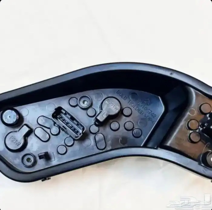 شريحة اسطب خلفي يمين راكب نيسان صني 2013-2024 1