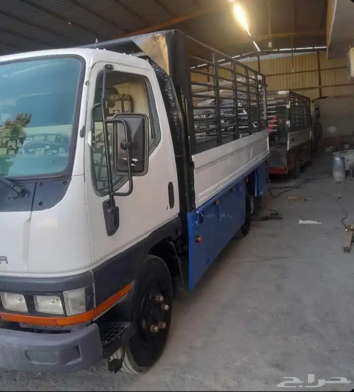 دنه للبيع فئة GL مستعملة للبيع جير عادي يزل ممشى 250 الف كم 0