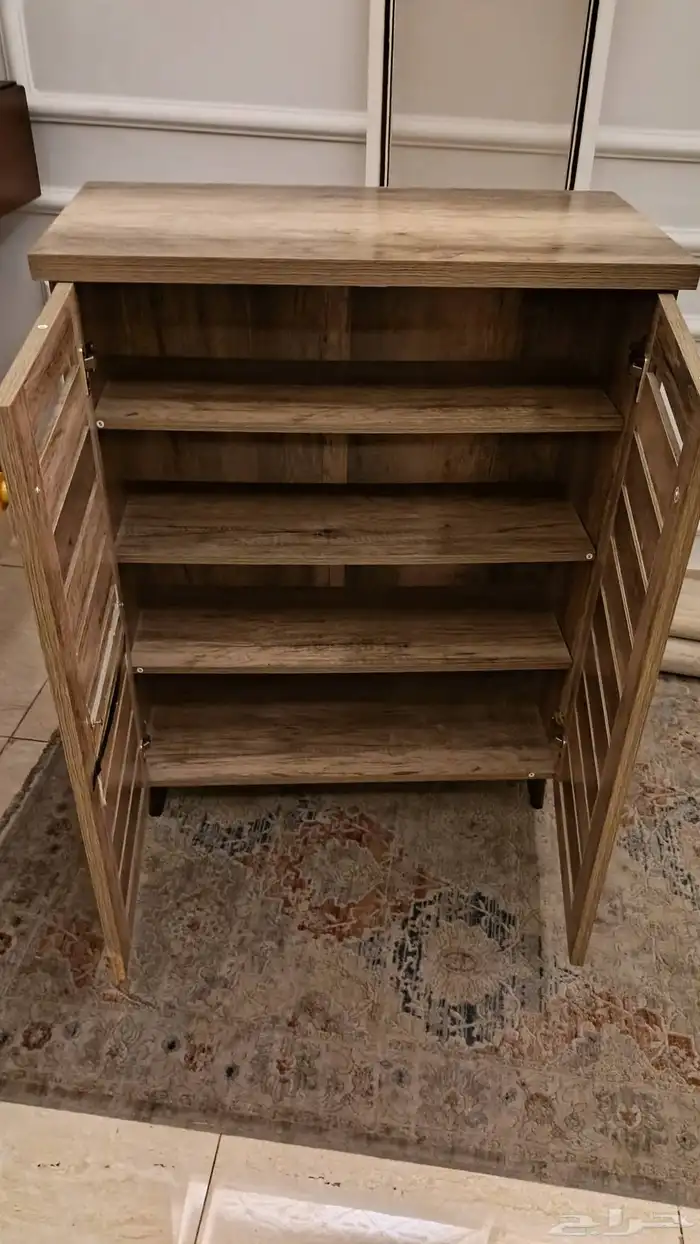 أثاث متفرق للبيع ( طاولة طعام طاولات قهوه ضيافه وخدمه شجر 9