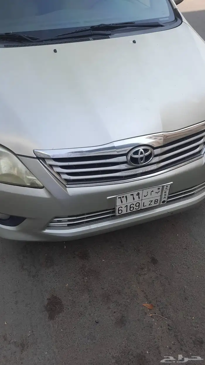 السلام عليكم للبيع انوفا 2012 5