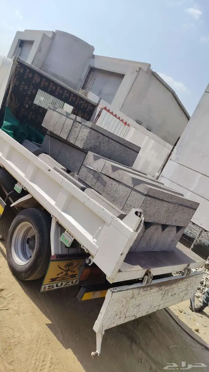 يوجد قلاب لنقل مواد البناء اسمنت بطحه بللك عتب بندوره ومخالف 2