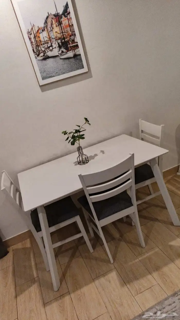 أثاث متفرق للبيع ( طاولة طعام طاولات قهوه ضيافه وخدمه شجر 4