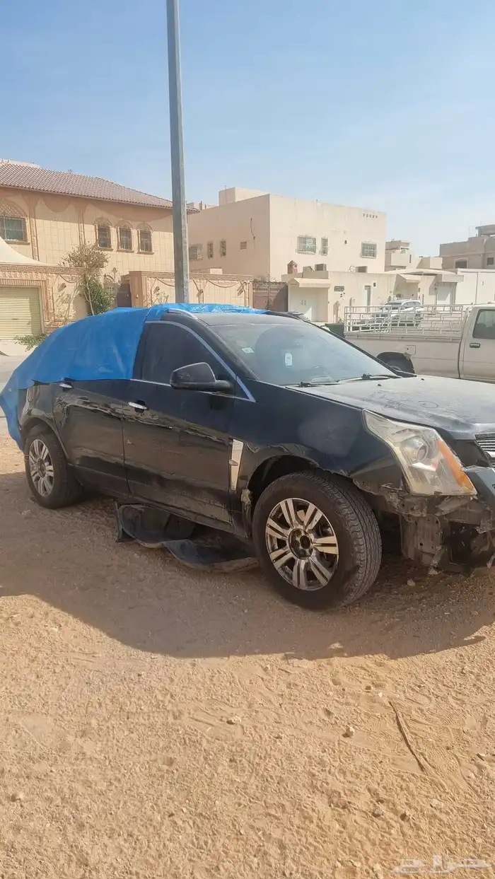 سيارة كاديلاك اس ار اكس 2012 مصدوم للبيع 3