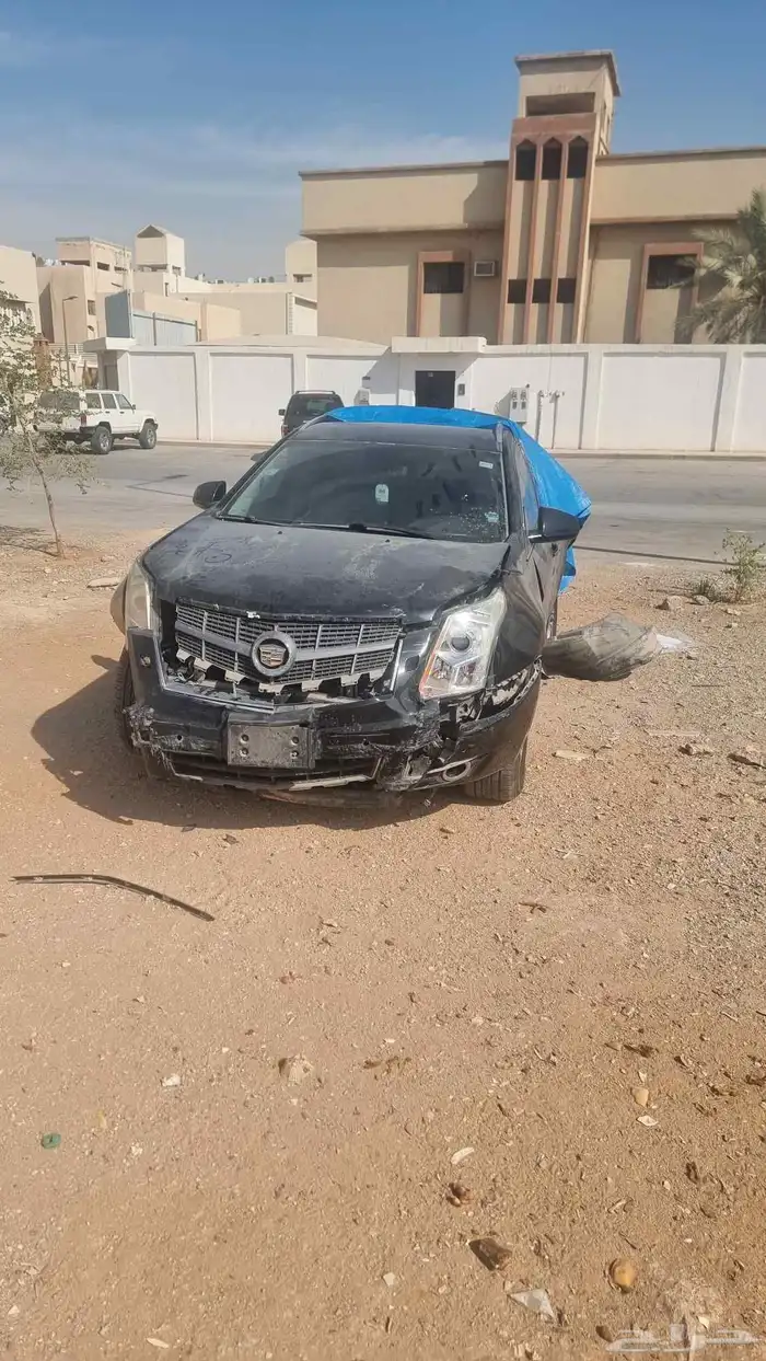 سيارة كاديلاك اس ار اكس 2012 مصدوم للبيع 6