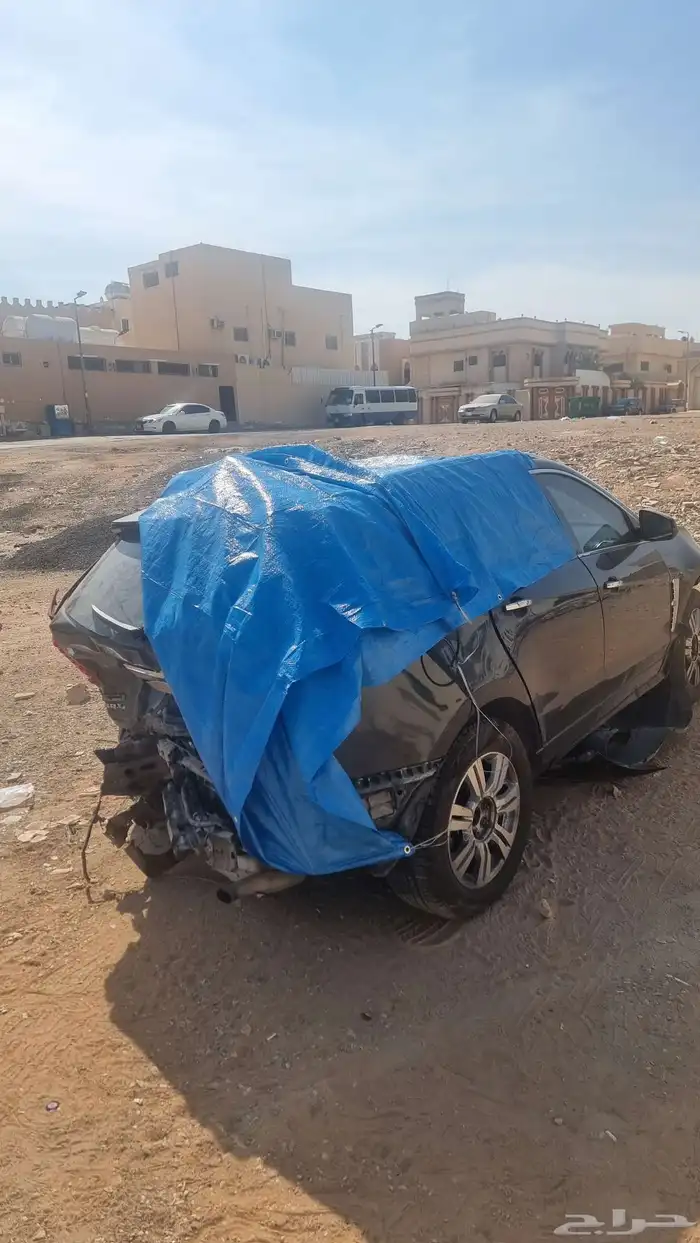 سيارة كاديلاك اس ار اكس 2012 مصدوم للبيع 2