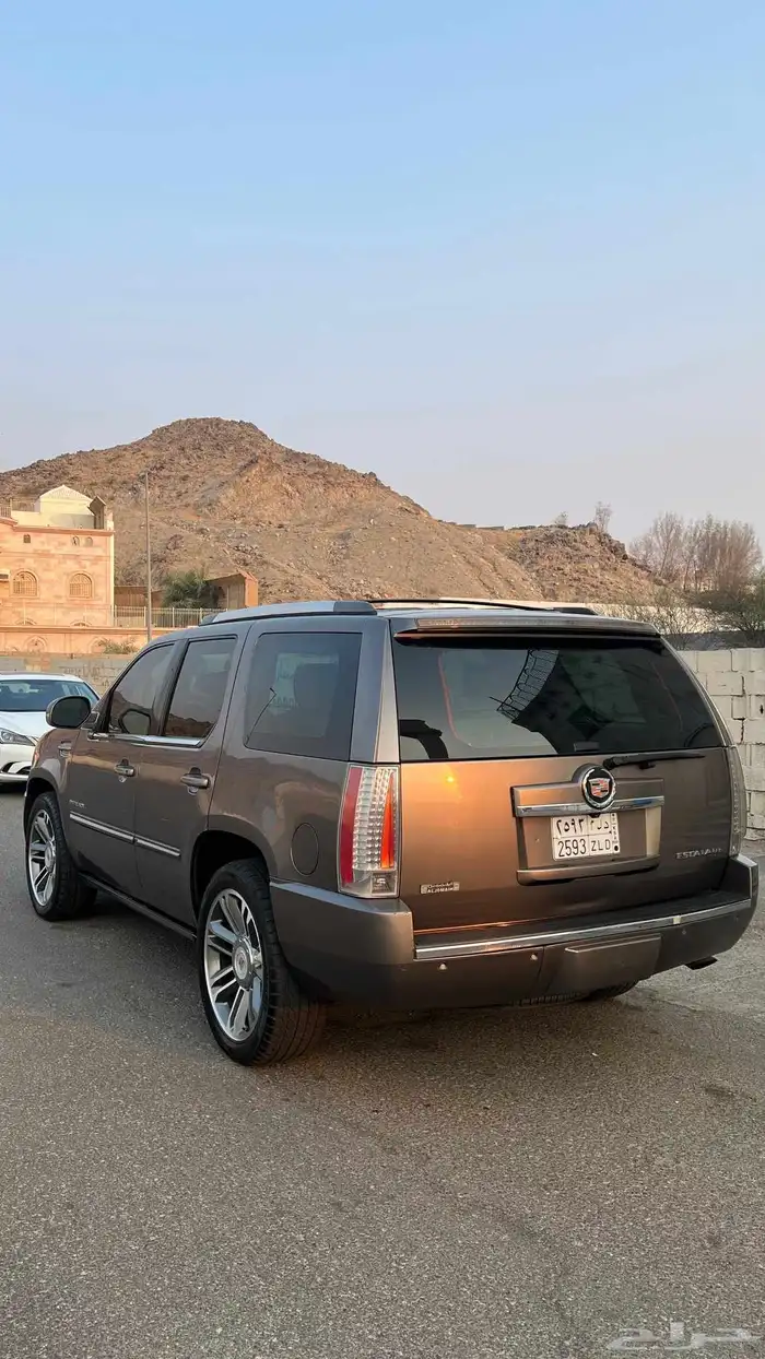 كاديلاك اسكاليد 2013 sport 8