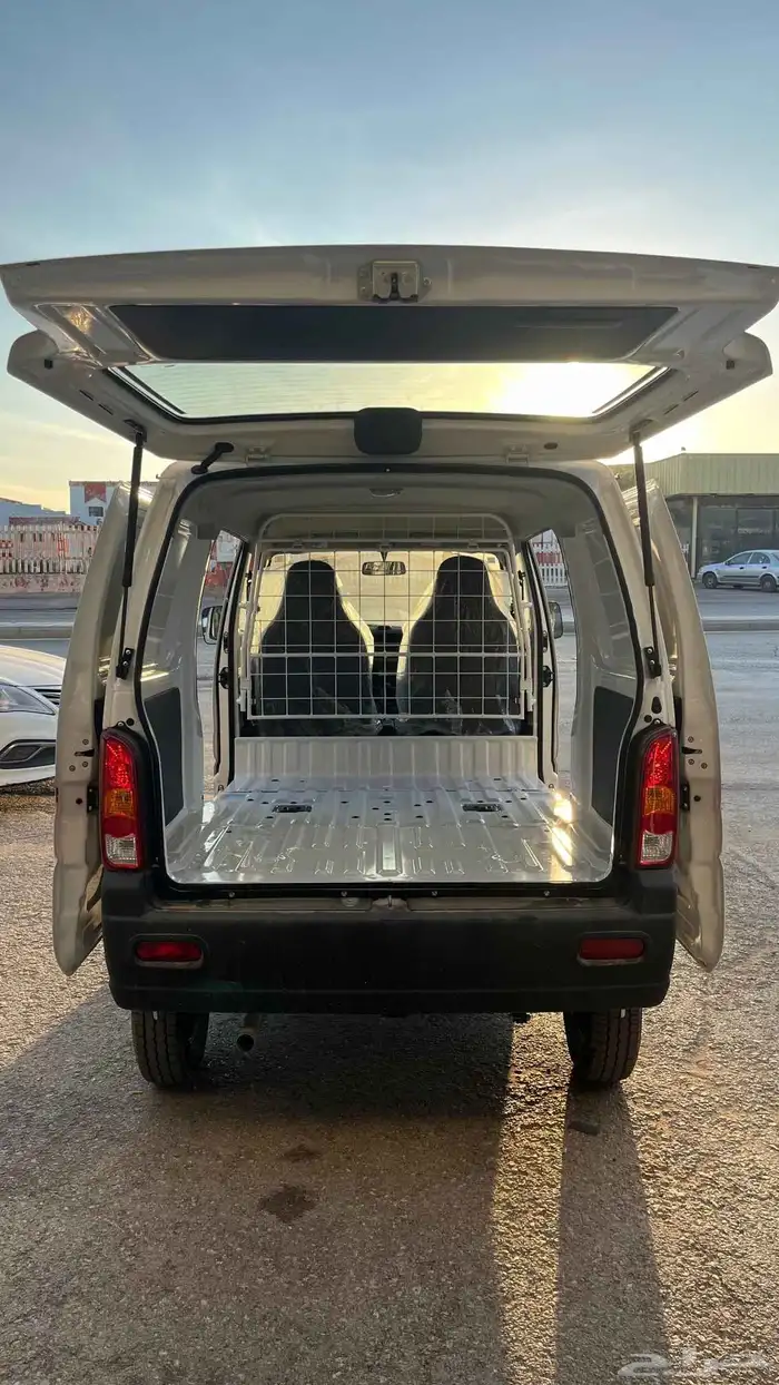 ايكو فان من سوزوكي الاقتصاد مع المتانة في وقت واحد 1