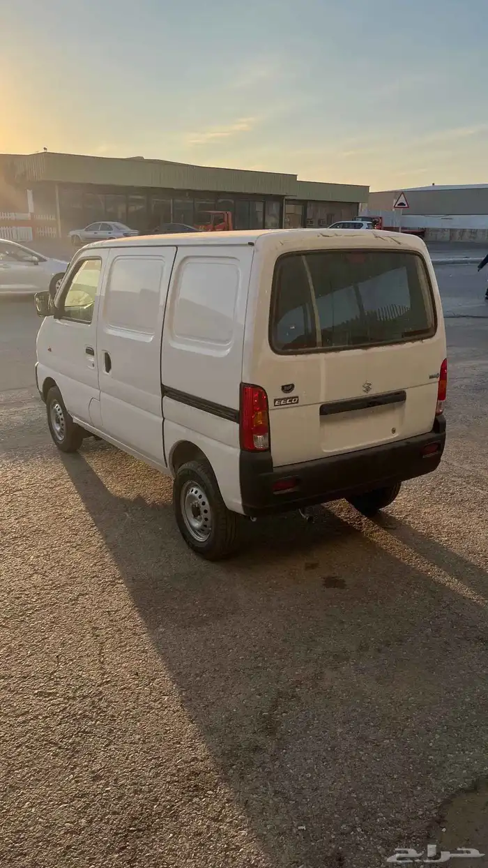 ايكو فان من سوزوكي الاقتصاد مع المتانة في وقت واحد 0