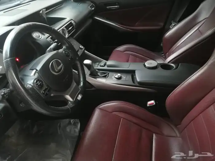 لكزس is350Fموديل 2015 1