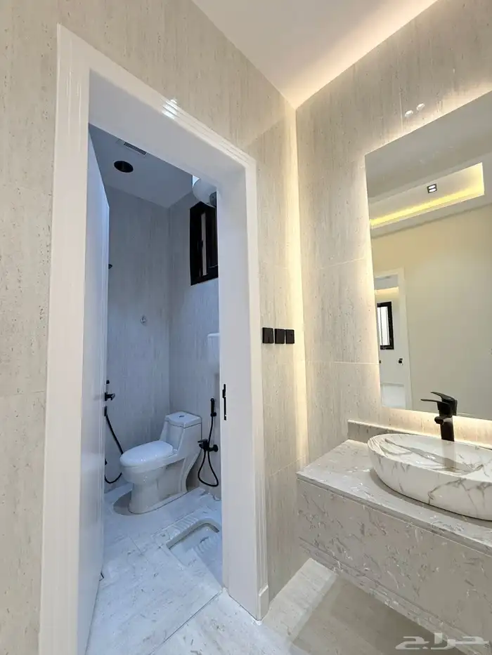 للبيع روف علوي مع ملحق تشطيبات فاخره مقابل نادي ضمك 13