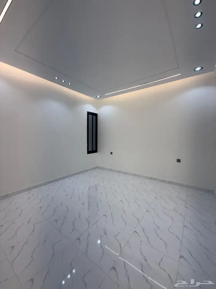 للبيع شقه دور ارضي بحوش واسع بسعر 550 الف شمال الخميس 10