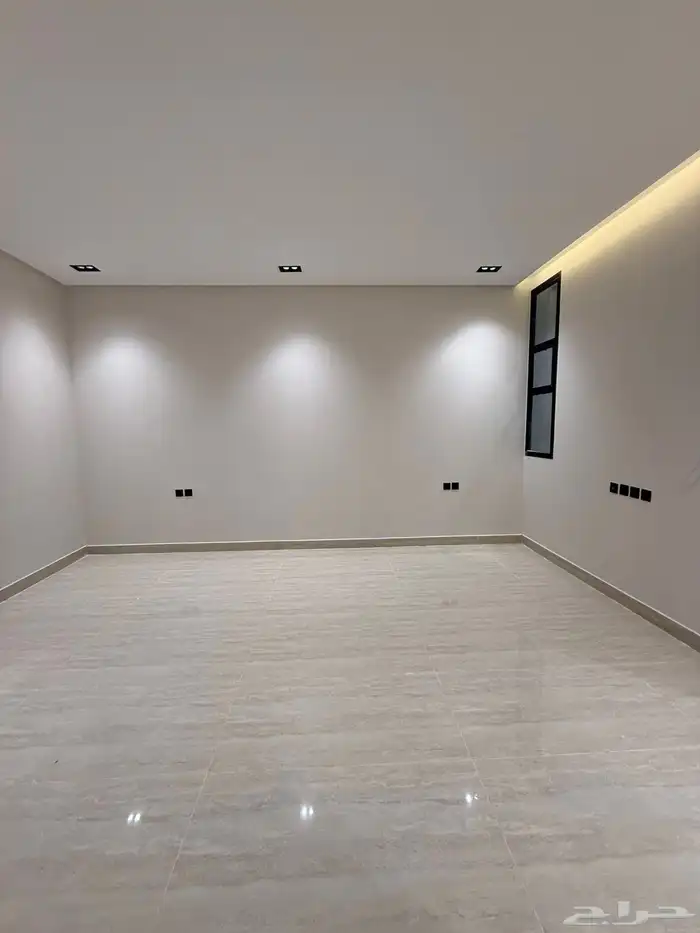 فيلا درج صالة فاخرة مساحة 200 متر مقابل القريه الشعبيه 9