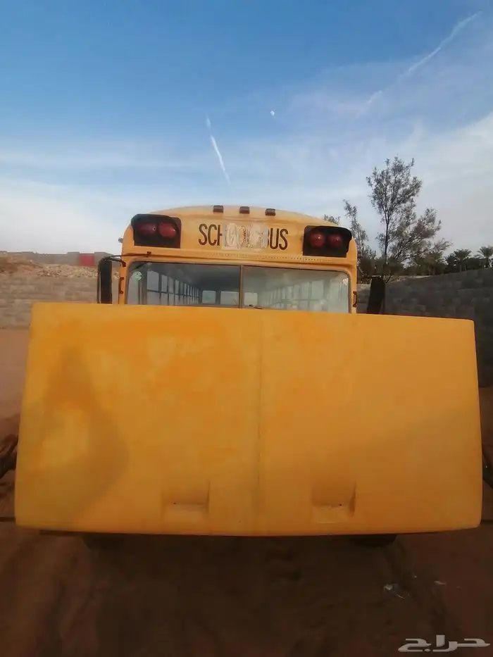 باص قديم اصفر 17