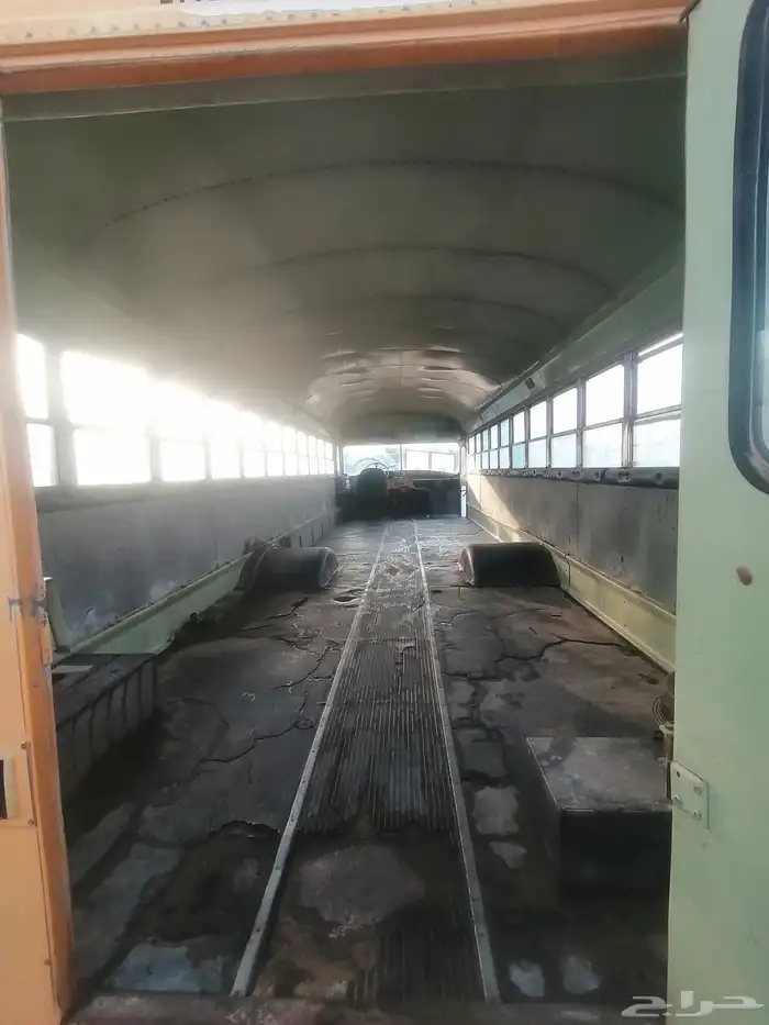 باص قديم اصفر 6