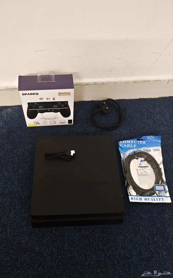 بلايستيشن 4 سليم مع يد تحكم مع حساب 2