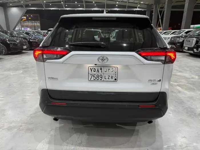 تويوتا راف فور 2024 3