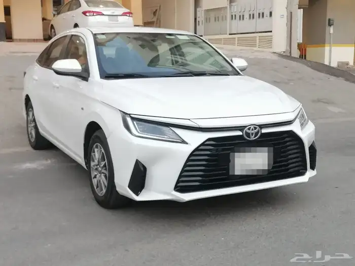 للبيغ تويوتا يارس الموديل 2023 بحالة ممتازة جدا 2