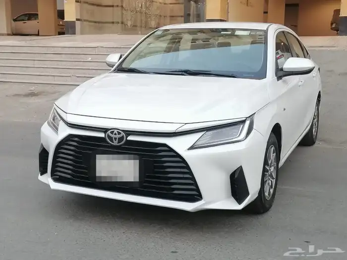 للبيغ تويوتا يارس الموديل 2023 بحالة ممتازة جدا 3