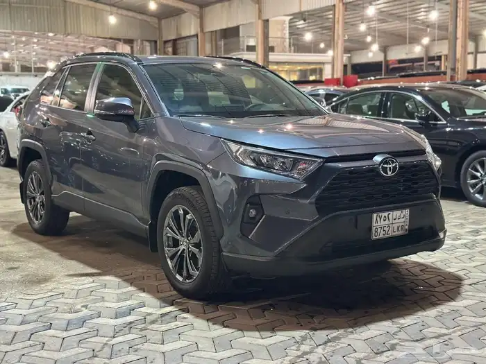 تويوتا راف فور 2025 XLE فل كامل شبه الجديد 2