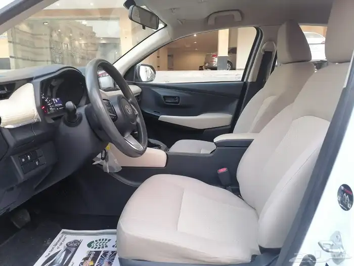 للبيغ تويوتا يارس الموديل 2023 بحالة ممتازة جدا 19