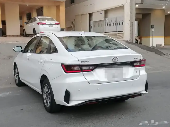 للبيغ تويوتا يارس الموديل 2023 بحالة ممتازة جدا 9