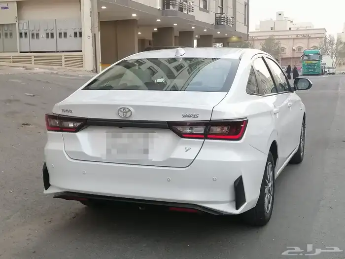 للبيغ تويوتا يارس الموديل 2023 بحالة ممتازة جدا 10